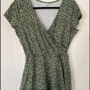 Cottagecore style crossover dress.